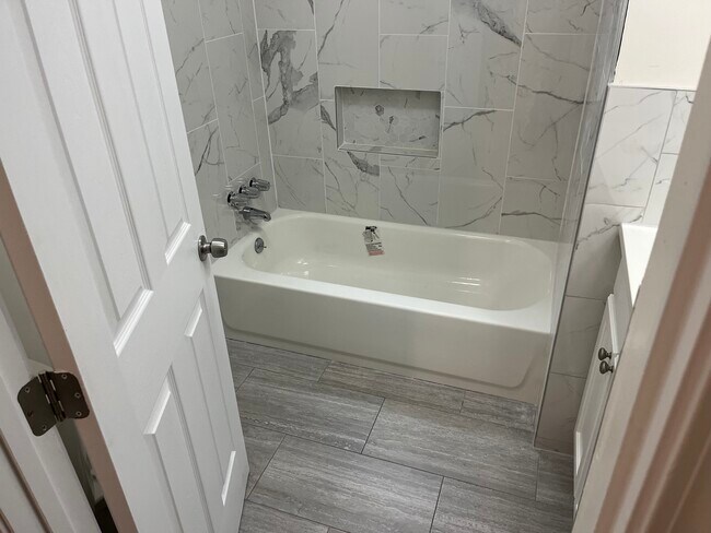 309 7th St unit B, Mobile, AL 36611 - photo 6