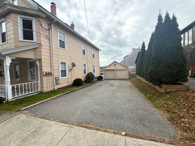 15 Summit St unit 1, Stonington, CT 06378 - photo 3