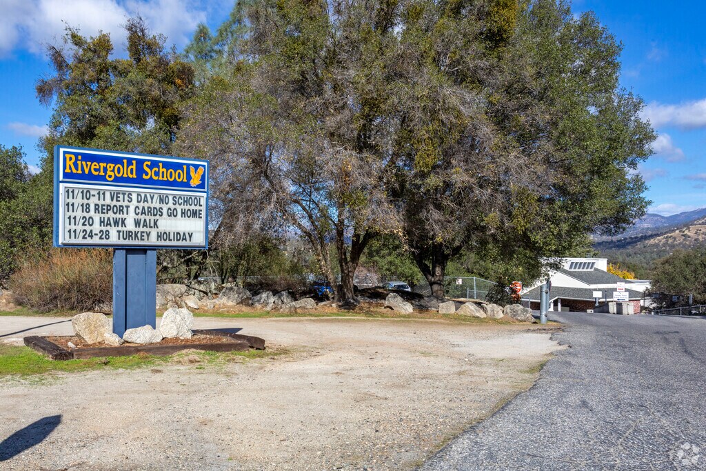 Rivergold Elementary School serves grades K-8 in Yosemite Lakes.