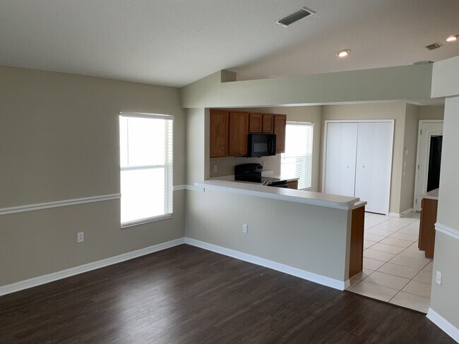 1004 Cristelle Jean Dr, Ruskin, FL 33570 - photo 7