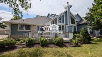 14303 Waterford Square Dr, New Berlin, WI 53151