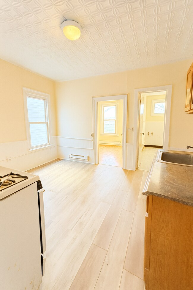 107 2nd Ave unit 2R, Troy, NY 12180 - photo 5