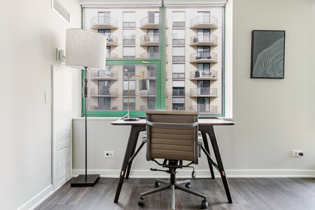 77 W Huron St unit FL20-ID1379, Chicago, IL 60654 - photo 5