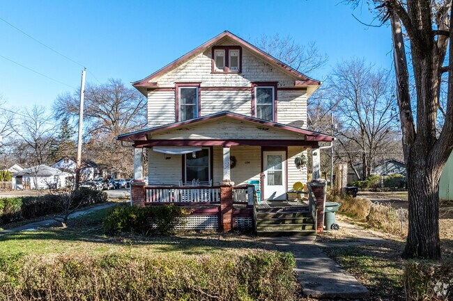 Homes in East Topeka closer to downtown are mostly bungalows and cottages.