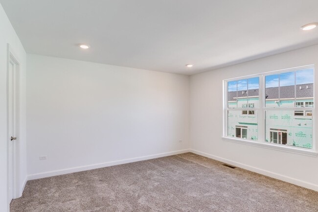 1060 E Oakton St unit 36456295, Des Plaines, IL 60018 - photo 7