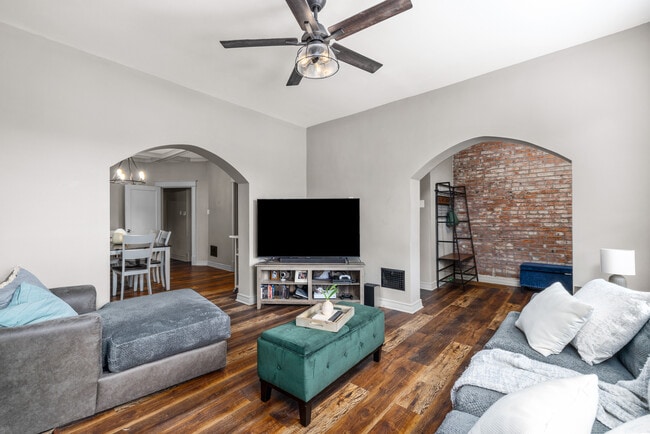 5918 Southwest Ave, Saint Louis, MO 63139 - photo 3