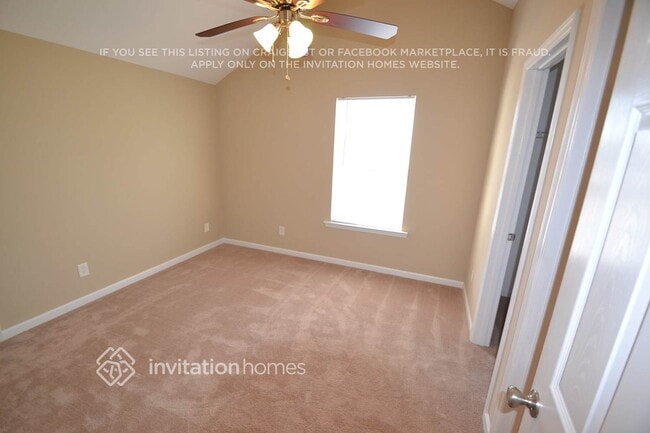 4726 Eastwycke Pl Dr, Charlotte, NC 28215 - photo 6