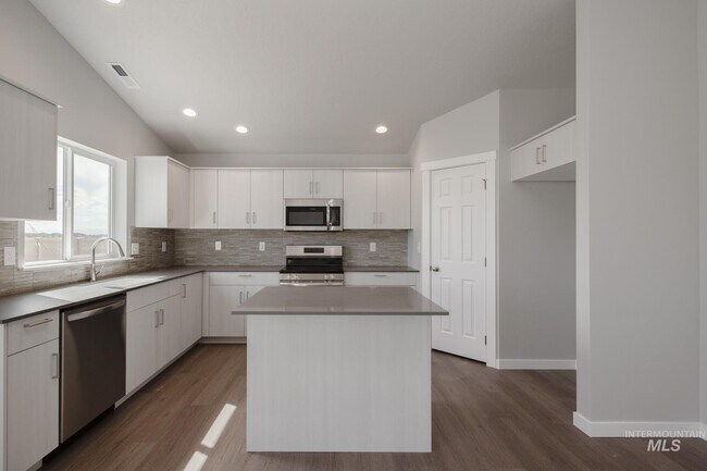 2867 E Valley Wind St, Kuna, ID 83634 - photo 4