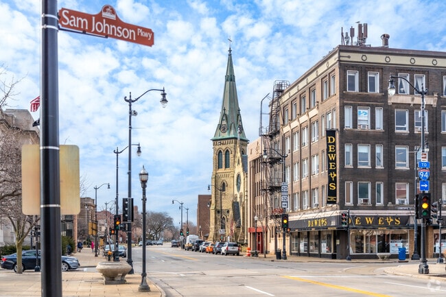 Downtown Racine is a short 6-minute drive from Wolffs Town.