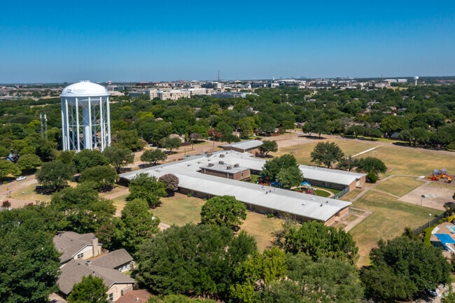Overview of Canyon Creek Elementary School and the surrounding neighborhood.