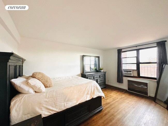 52-25 39th Rd, Woodside, NY 11377 - photo 2