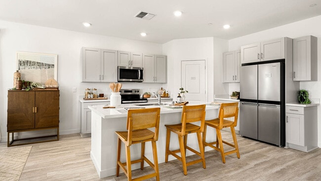 5377 Turwar St, Redding, CA 96002 - photo 3