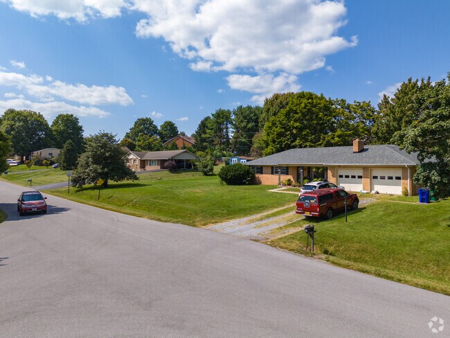 Farmview-Ramble is a picturesque neighborhood known for its spacious lots and scenic views.