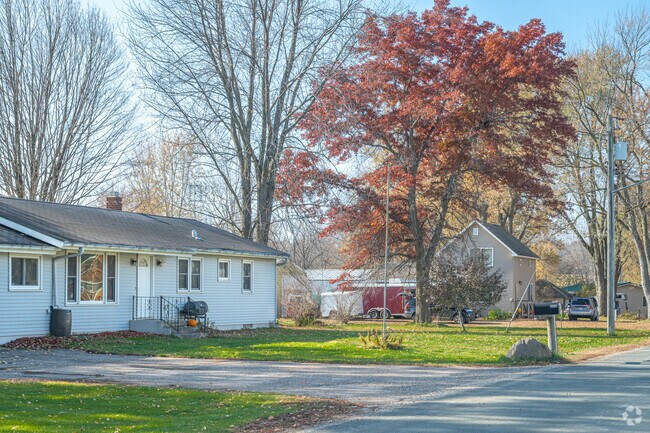 Ranch-style homes can be found in the town of Emerald.