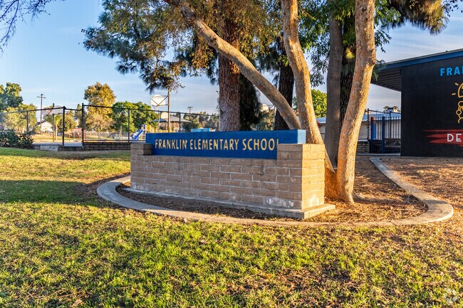 Franklin Elementary serves families in Downtown Redlands and surrounding areas.