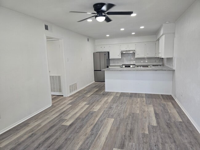 North Loop Apartments, Athens, TX 75752 - photo 7