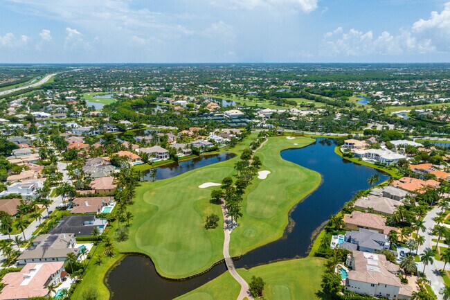 St Andrews Country Club offers an 18-hole golf course with homes built around it.