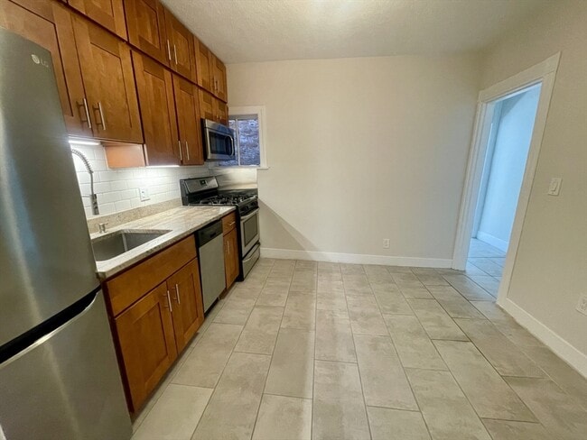 24 Wellington St unit 2, Boston, MA 02118 - photo 4