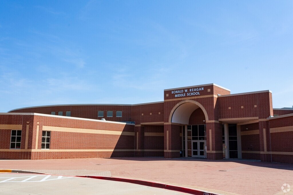 Ronald W Reagan Middle School serves students in the Grand Prairie community.