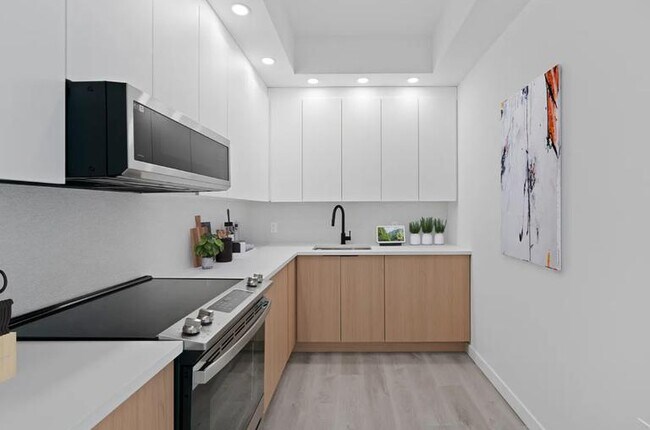 33-52-52 Crescent St unit 202, Queens, NY 11106 - photo 6