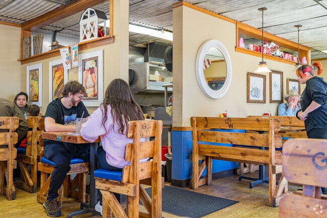 Locals explore diverse restaurants along Ponca City’s Grand Ave and 14th Street.
