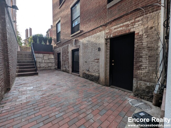 2 Joy St unit D, Boston, MA 02108 - photo 4