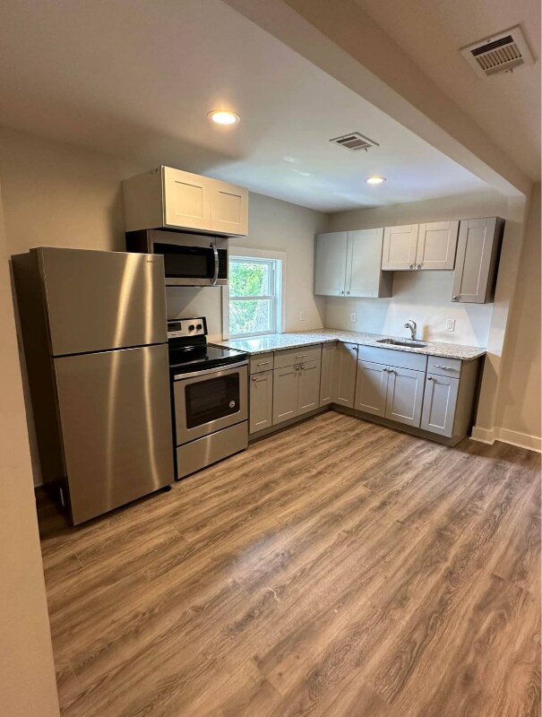 722 Waters Ave unit B, Savannah, GA 31404 - photo 2