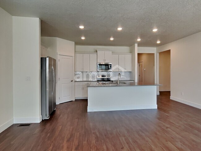 3100 N Vigo Ave, Star, ID 83669 - photo 4