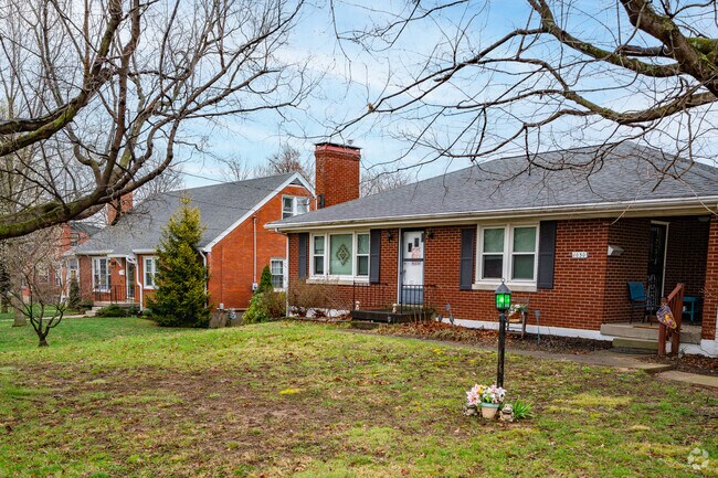 Most homes in Poplar Level have tidy front yards.