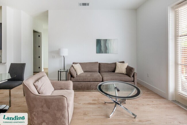 650 E Sycamore St unit 3101.1408266, Denton, TX 76201 - photo 3