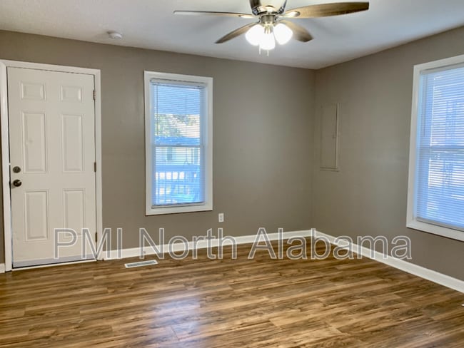 1218 Stevens Ave NE, Huntsville, AL 35801 - photo 3