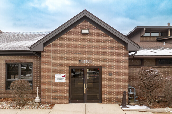 Immanuel Evangelical School is a private school in Waukegan serving grades PK, K-8.