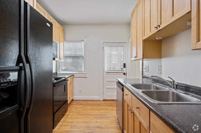 3BR, 2BA - 1,420SF - Kitchen