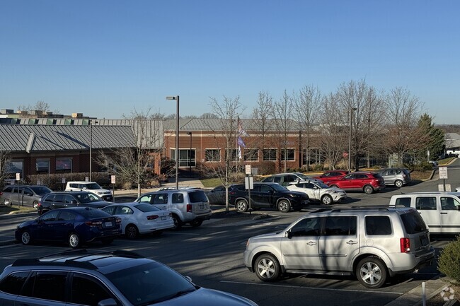 Academy of Thought and Industry at Chantilly is located in Chantilly.