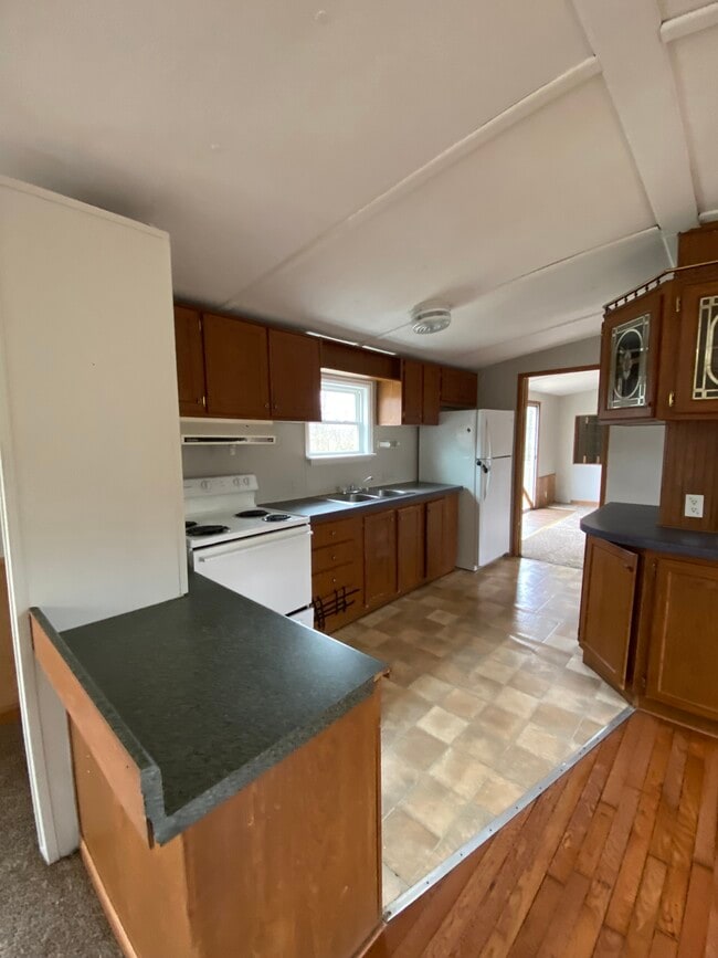 7033 J D Randolph Rd, Baxter, TN 38544 - photo 4