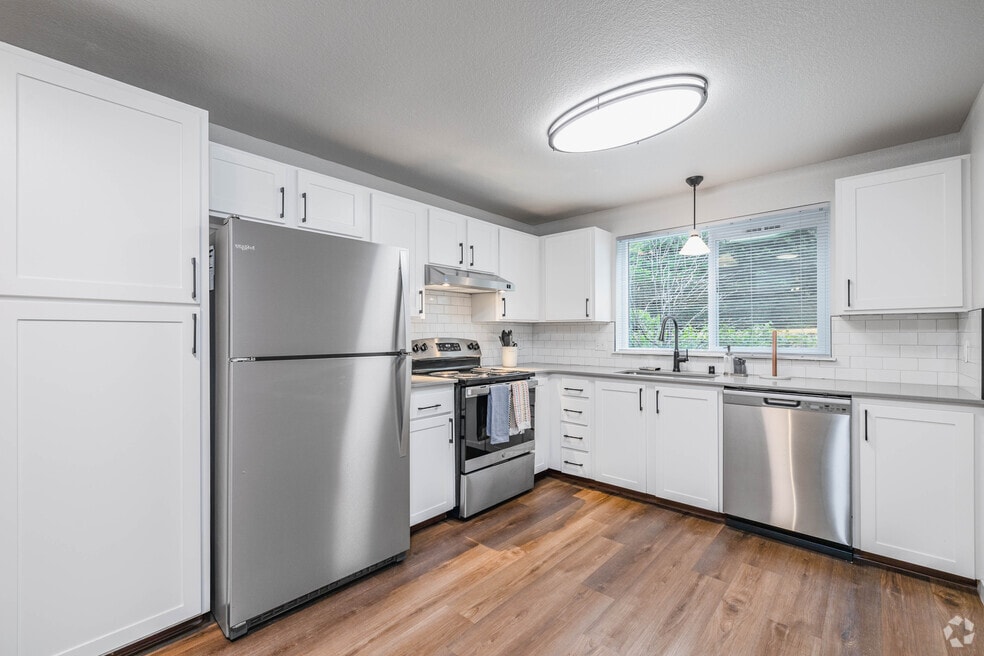 Westvue Apartments, Woodinville, WA 98072 - photo 1