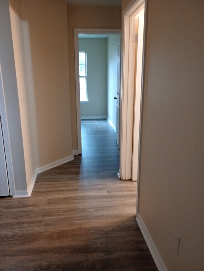Hallway 2nd bedroom