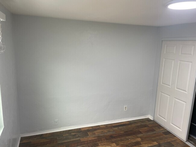 917 56th Ave N, Saint Petersburg, FL 33703 - photo 5