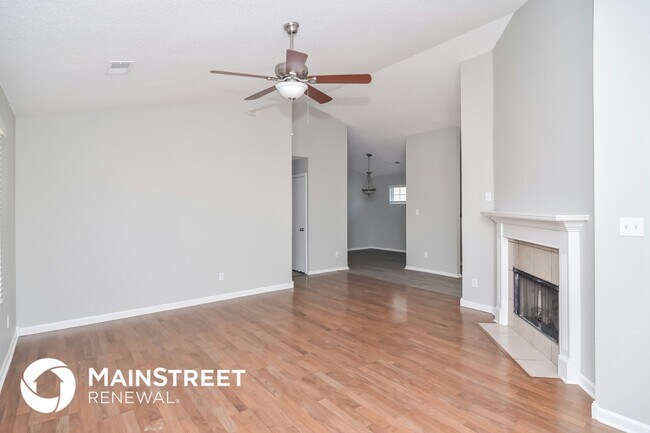 4734 Waterfront Oak Dr, Memphis, TN 38128 - photo 5