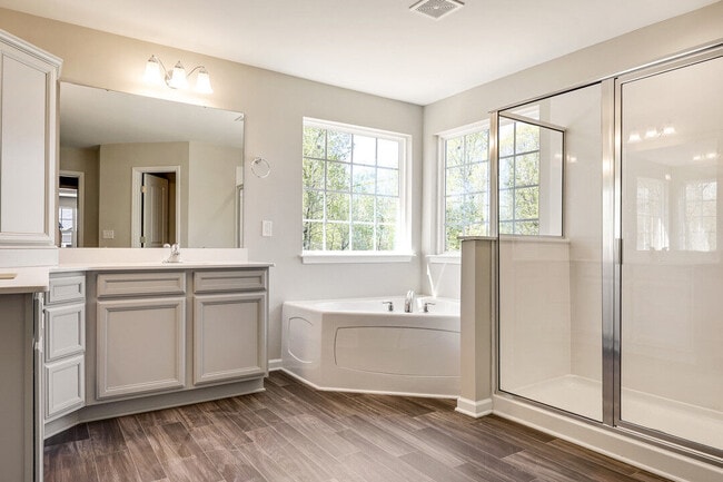 6413 Gardenview Rd, Pleasant Garden, NC 27313 - photo 7