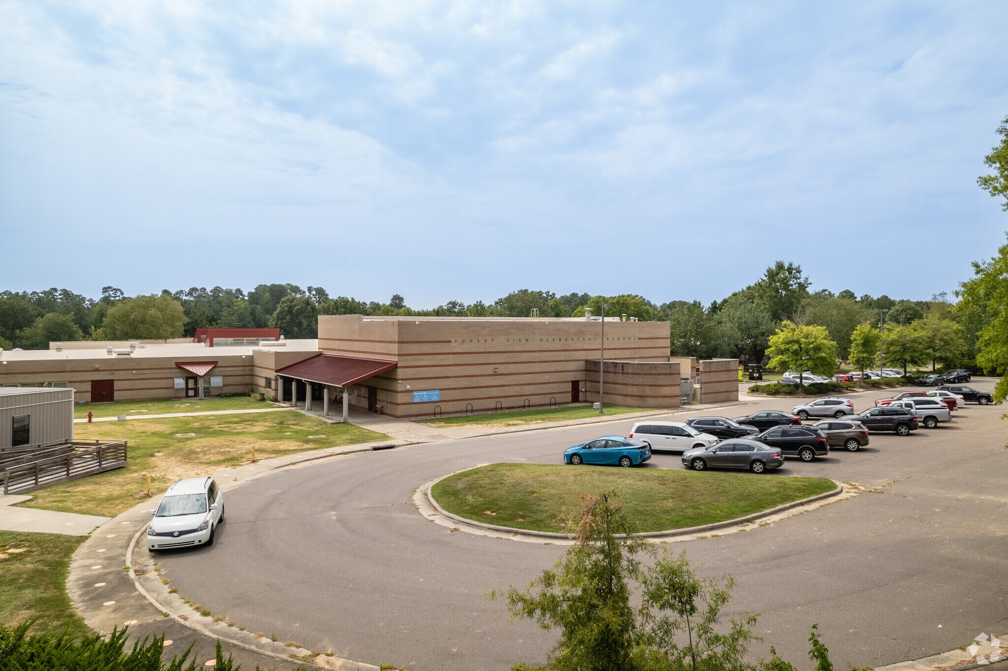 The entrance to the Forest View Elementary School.