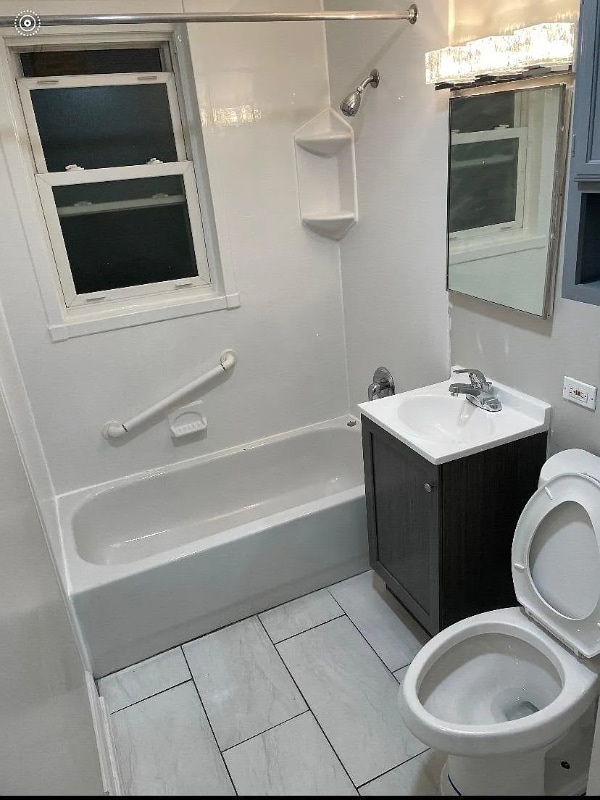 12327 S Justine St, Calumet Park, IL 60827 - photo 4