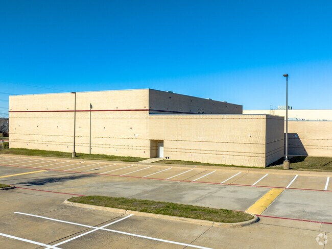 Marshall Durham Middle School serves the students in Lewisville.