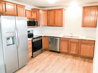 1333 Holton Dr, Le Mars, IA 51031