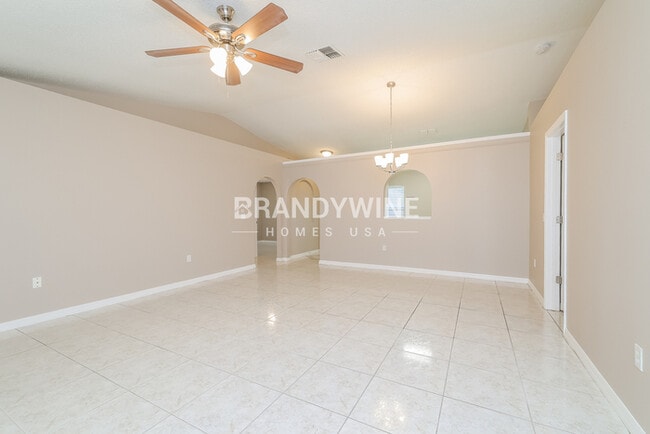 16052 Dorchester Blvd, Clermont, FL 34714 - photo 5