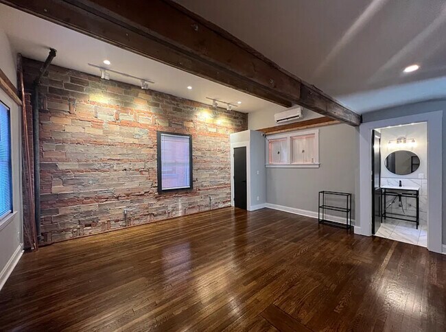 6085 Montgomery Rd unit 3, Cincinnati, OH 45213 - photo 2