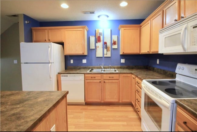 2150 NE 18th St, Grimes, IA 50111 - photo 3