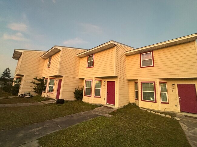 256 N Berthe Ave unit C, Panama City, FL 32404 - photo 3