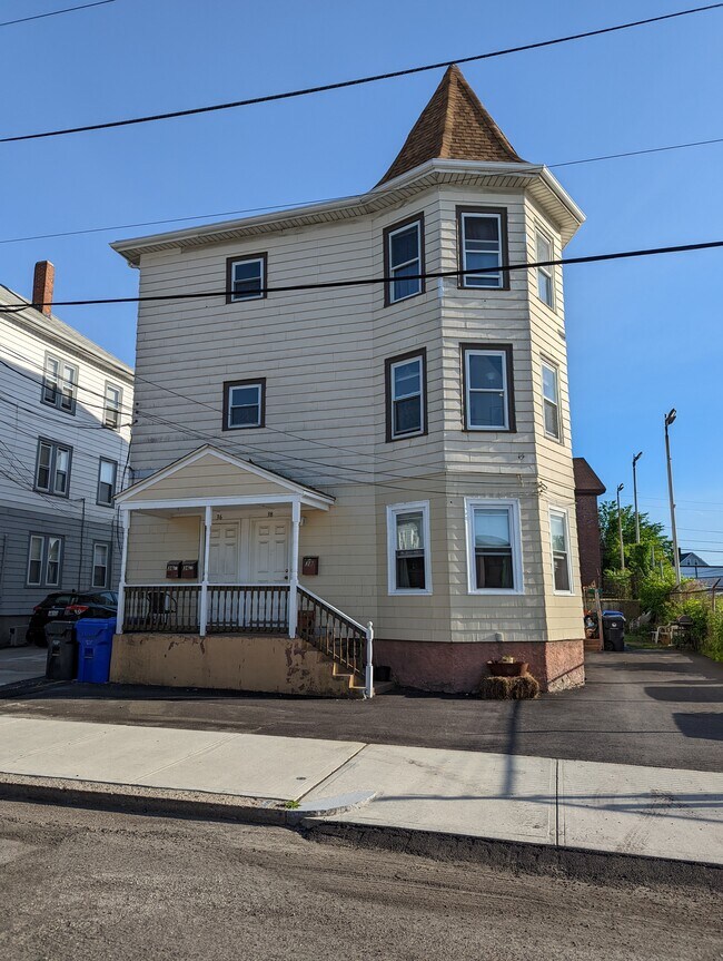 38 Williams St Unit 1st floor, Pawtucket, RI 02860
