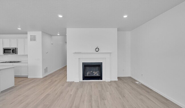 2065 E Burger St, Lake Point, UT 84074 - photo 7